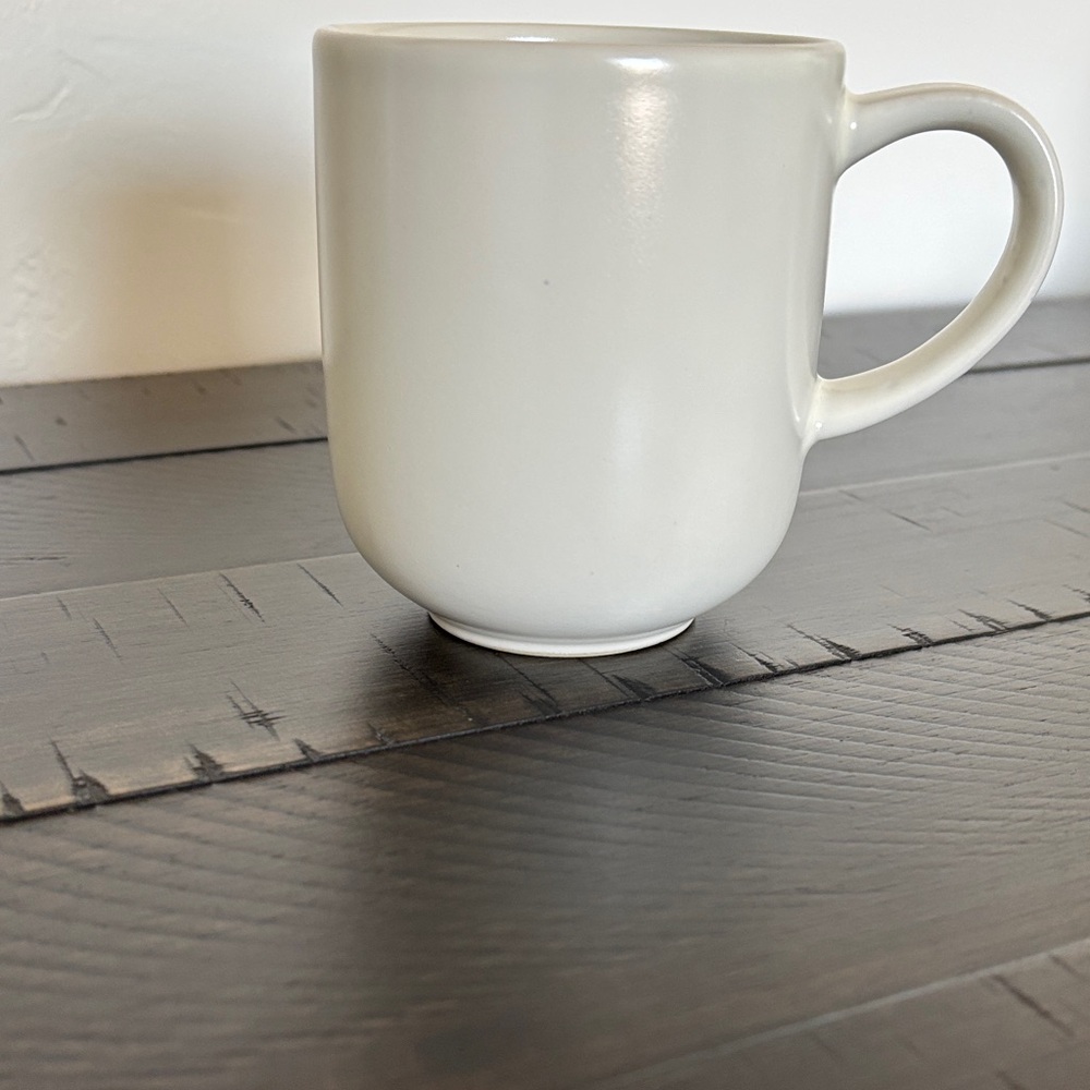 Set of 8 Williams Sonoma Classic White Mug Like new.